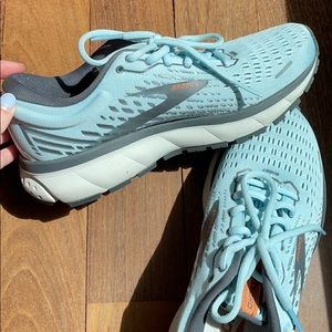 Brooks Ghost 13 Running Shoes size 6.5